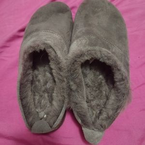 Womens slippers